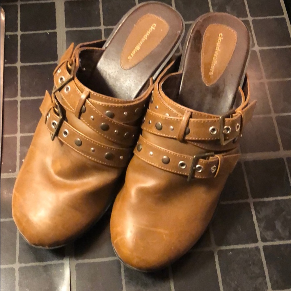 Cloudwalker Clogs